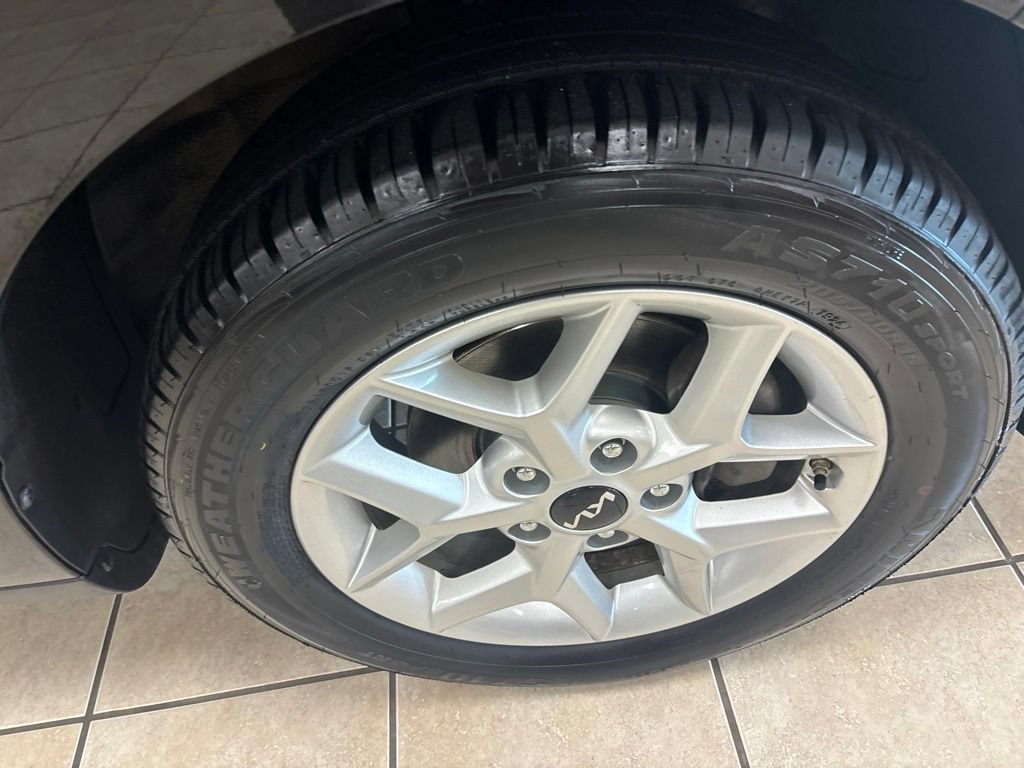 Used 2023 Kia Soul LX w/ LX Technology Package FWD image 29