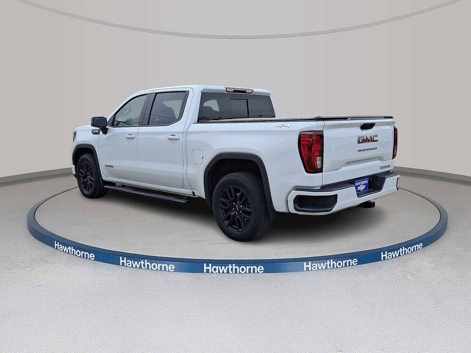 Used 2023 GMC Sierra 1500 Elevation w/ Preferred Package image 4