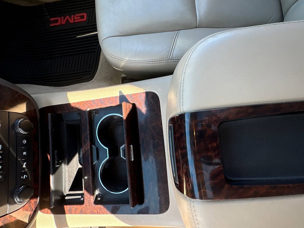 Used 2008 GMC Yukon Denali image 28
