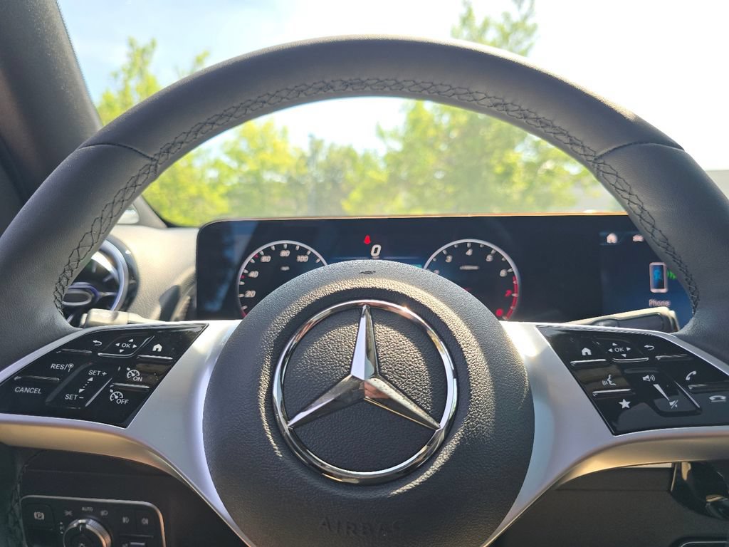 New 2026 Mercedes-Benz GLB 250 4MATIC image 27