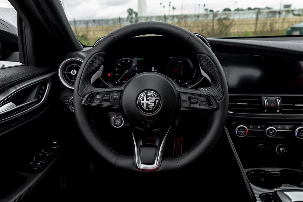 New 2025 Alfa Romeo Giulia w/ Veloce Package Rwd image 30