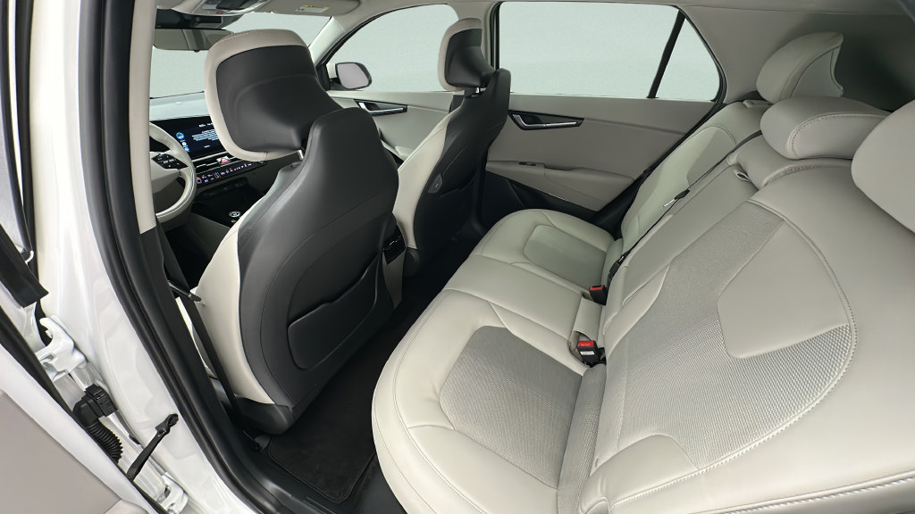 Used 2023 Kia Niro Wind w/ Wind Preserve Package FWD image 9