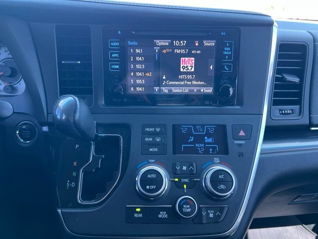 Used 2017 Toyota Sienna SE Premium FWD image 15