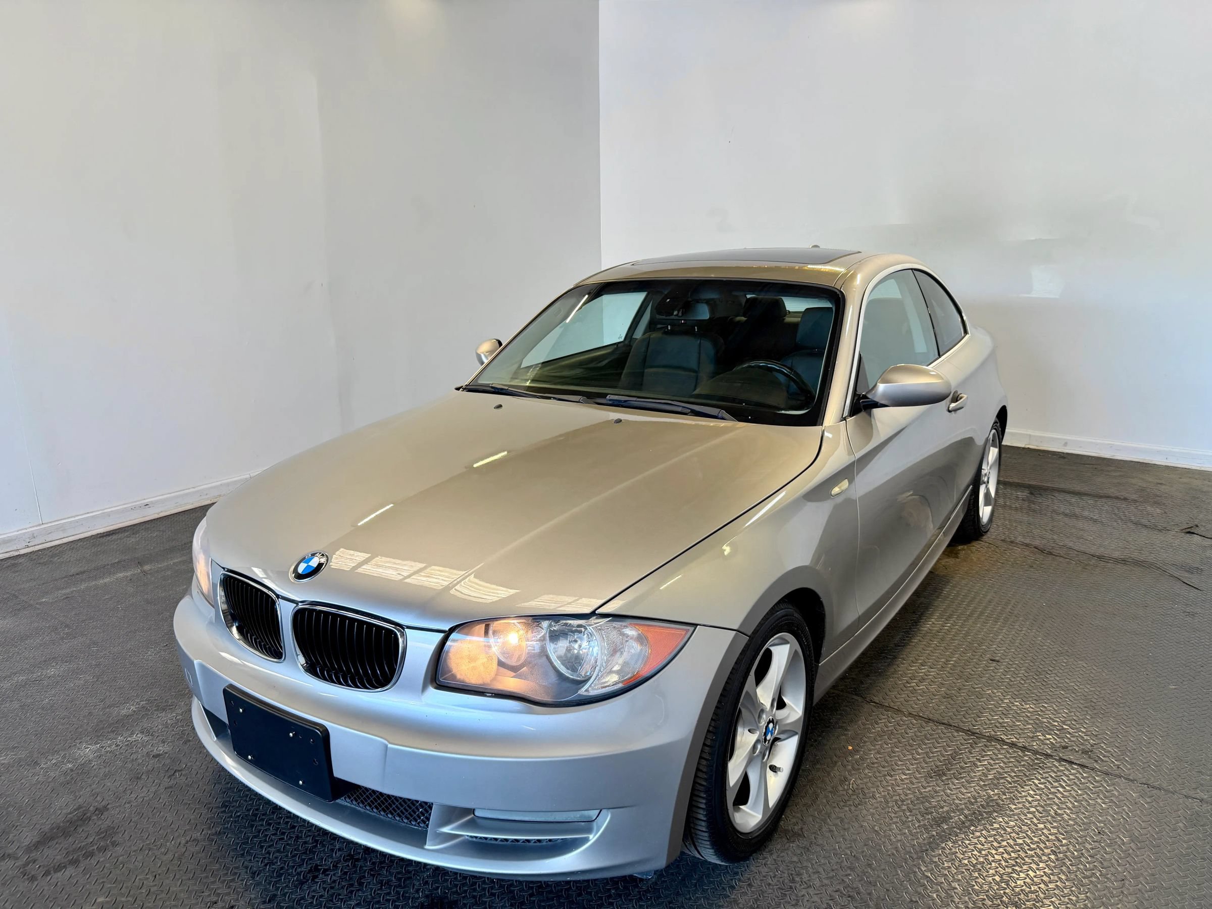 Used 2009 BMW 128i Coupe RWD image 2