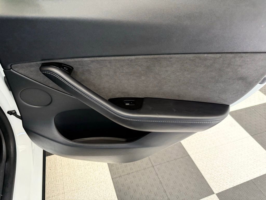 Used 2021 Tesla Model Y 2WD image 27