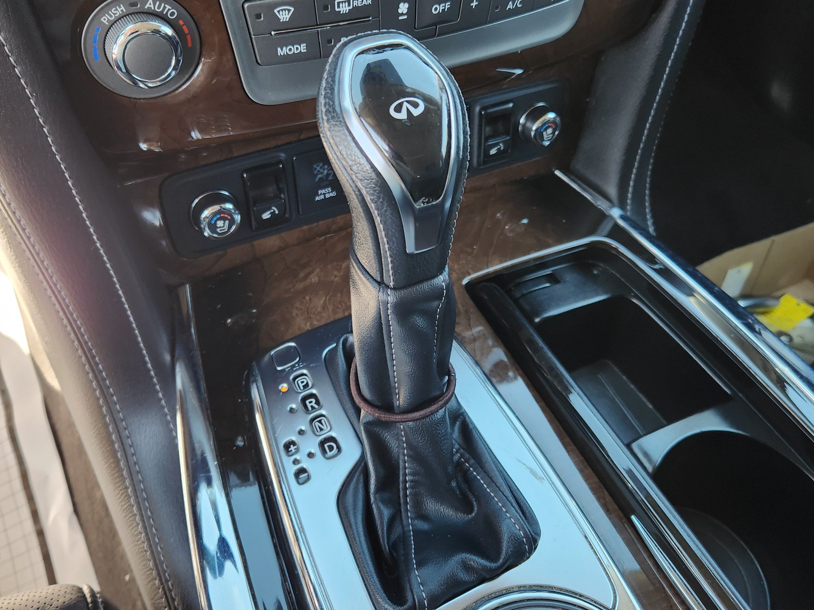 Used 2018 INFINITI QX80 4WD w/ Deluxe Technology Package image 23
