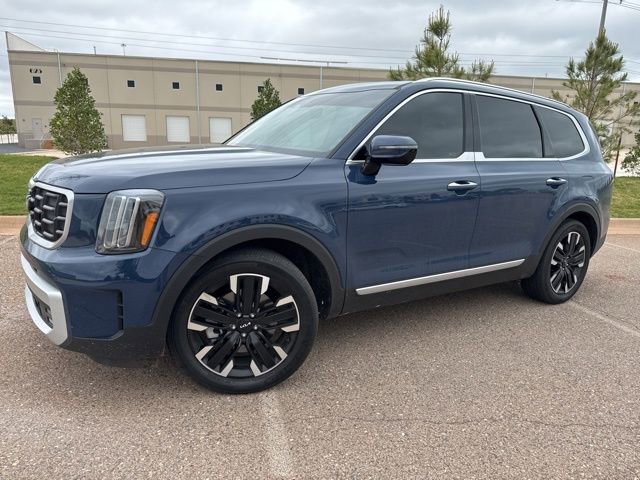 Used 2025 Kia Telluride SX w/ SX Captain's Chair Package AWD/4WD image 1