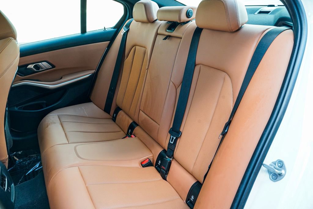 Used 2023 BMW 330i xDrive Sedan w/ Driving Assistance Package image 17