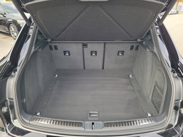 Used 2024 Porsche Macan Turbo image 8