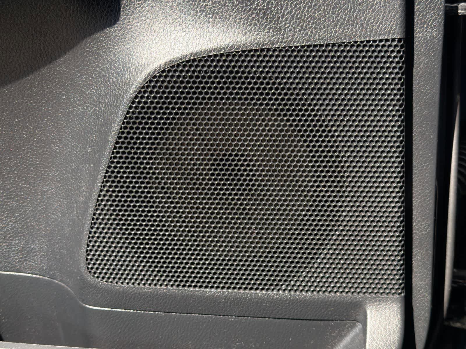 Used 2015 Toyota RAV4 LE AWD/4WD image 30