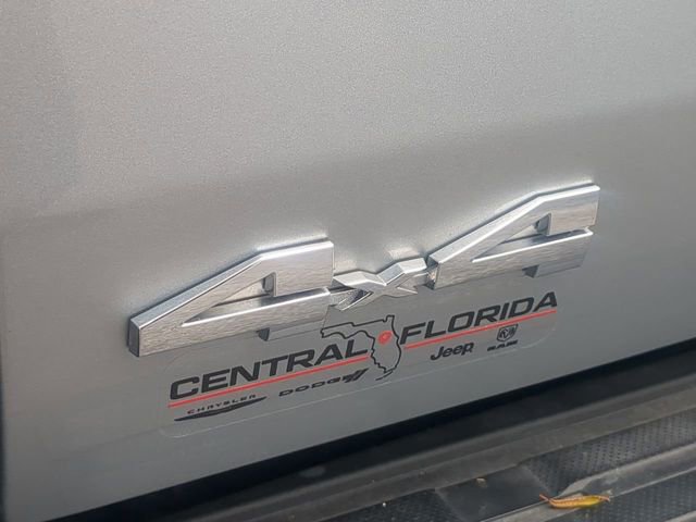 Used 2025 Toyota Tacoma SR AWD/4WD image 13