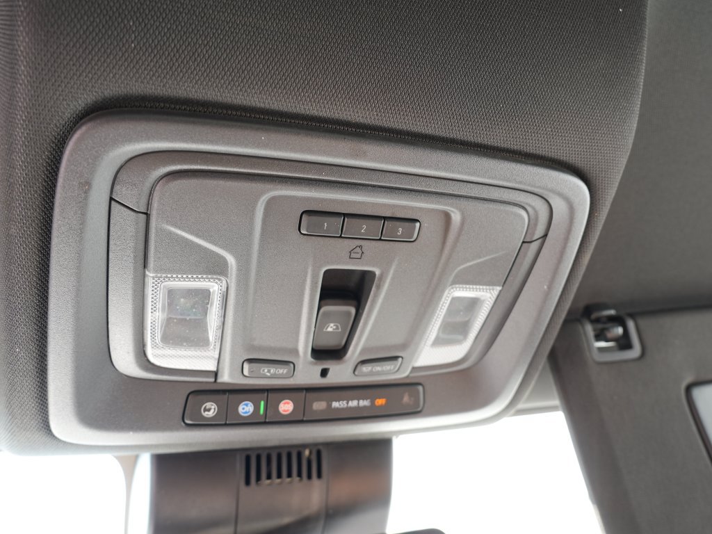 Certified 2024 Chevrolet Silverado 3500 High Country w/ LPO, Dark Essentials Package AWD/4WD image 38