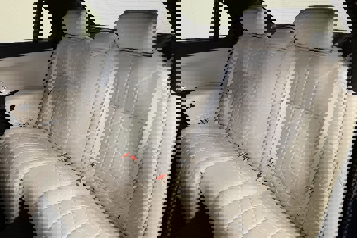 Used 2023 BMW 760i xDrive AWD/4WD image 11