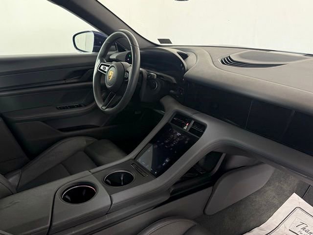 Used 2021 Porsche Taycan image 18