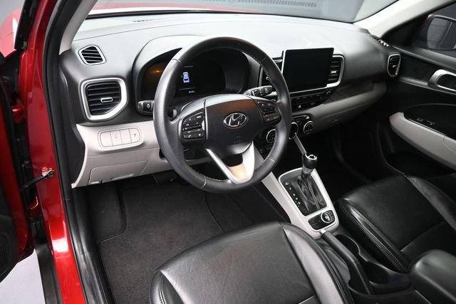 Used 2024 Hyundai Venue SEL FWD image 13