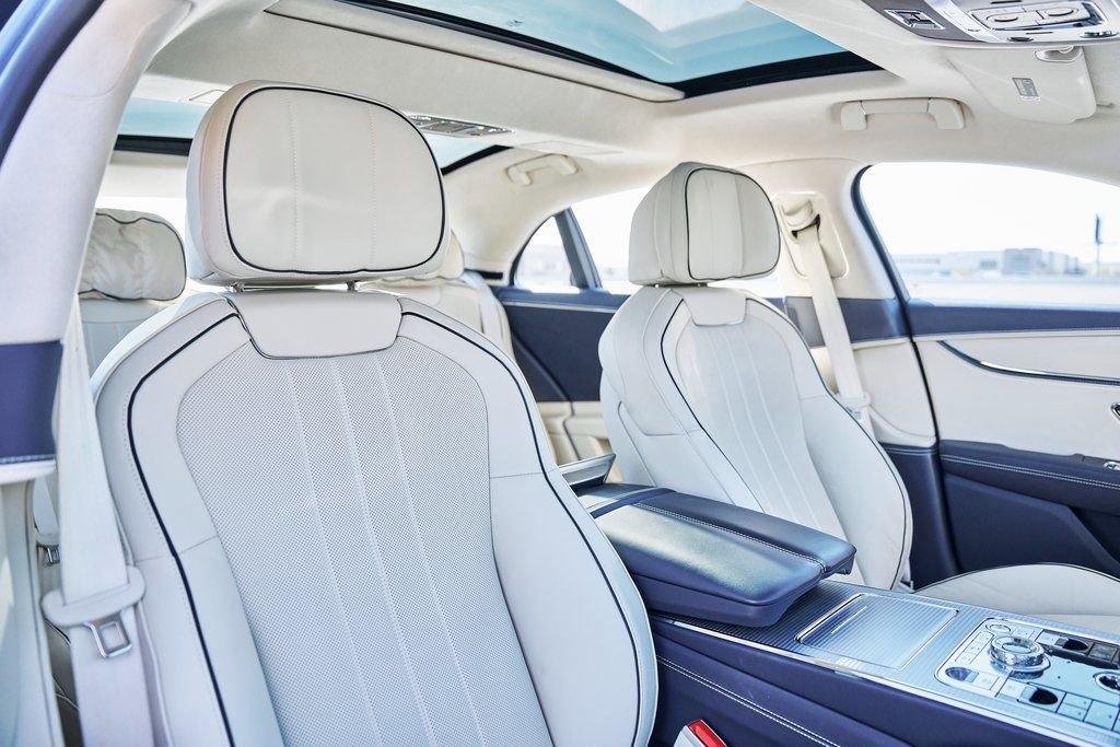 Used 2024 Bentley Flying Spur V8 image 39