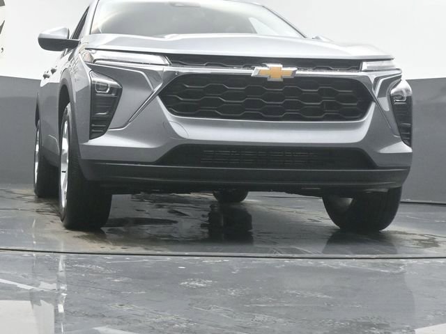 New 2026 Chevrolet Trax LS image 3