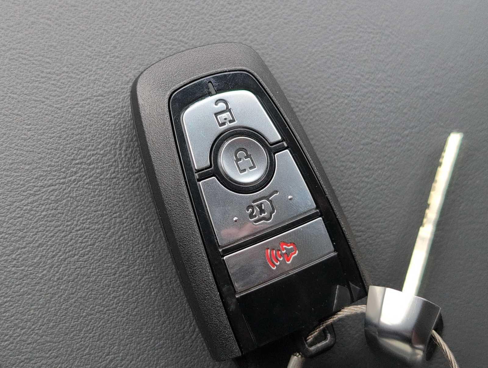New 2026 Ford Explorer Active RWD image 26