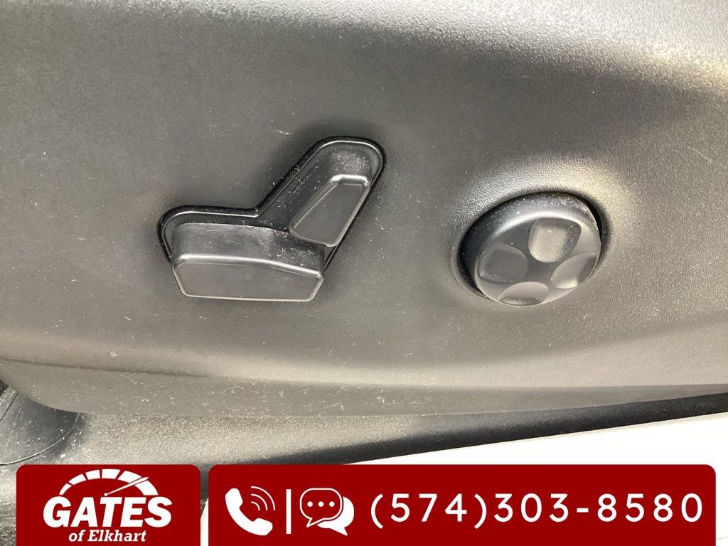 Used 2023 Chrysler Pacifica Touring-L FWD image 15