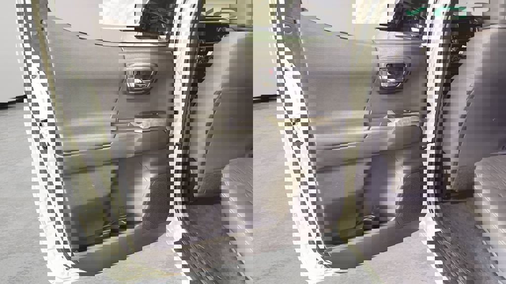 Used 2017 Toyota Tacoma TRD Sport w/ Tow Package image 44