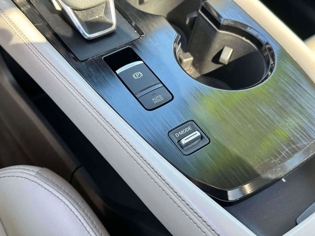 Used 2023 Nissan Rogue SL w/ SL Premium Package image 32