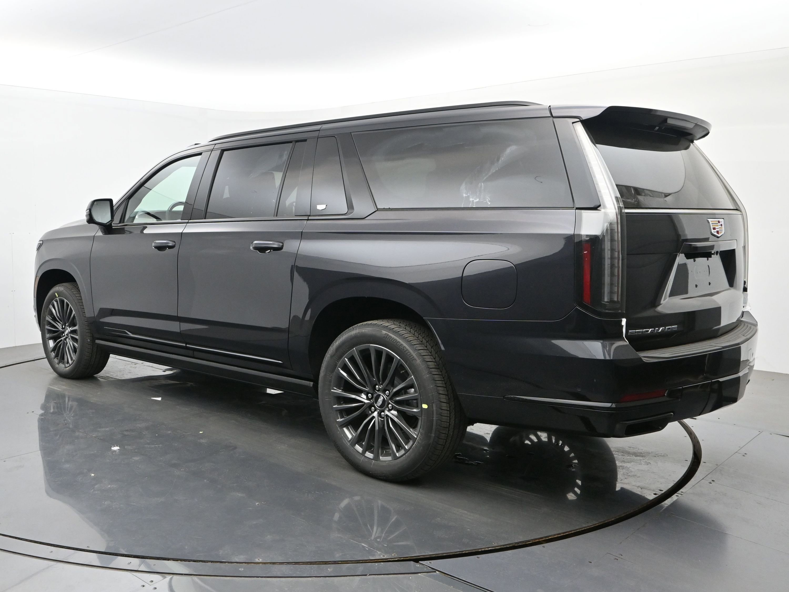 New 2026 Cadillac Escalade ESV Platinum Sport w/ LPO, Floor Liner Package AWD/4WD image 3