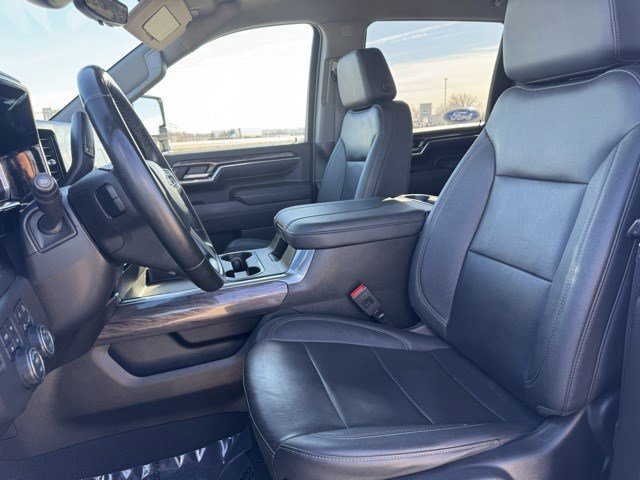 Used 2024 Chevrolet Silverado 2500 LTZ w/ LTZ Convenience Package image 14
