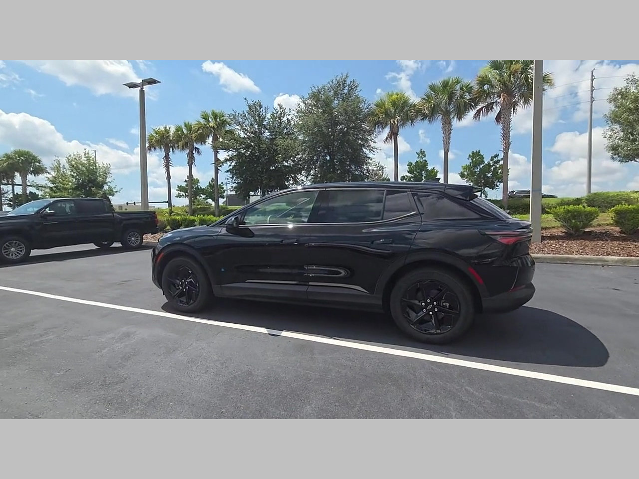 New 2026 Chevrolet Equinox EV LT w/ Midnight Package FWD image 19
