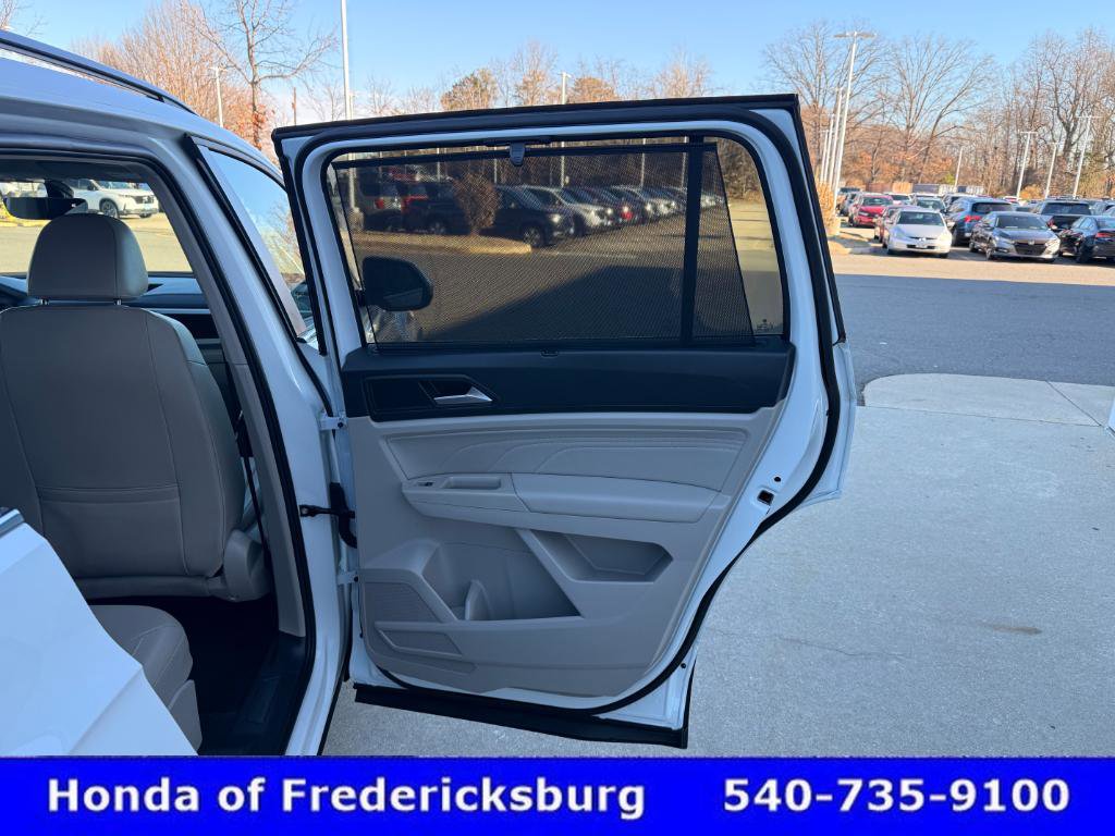 Used 2021 Volkswagen Atlas SE w/ Panoramic Sunroof Package image 17