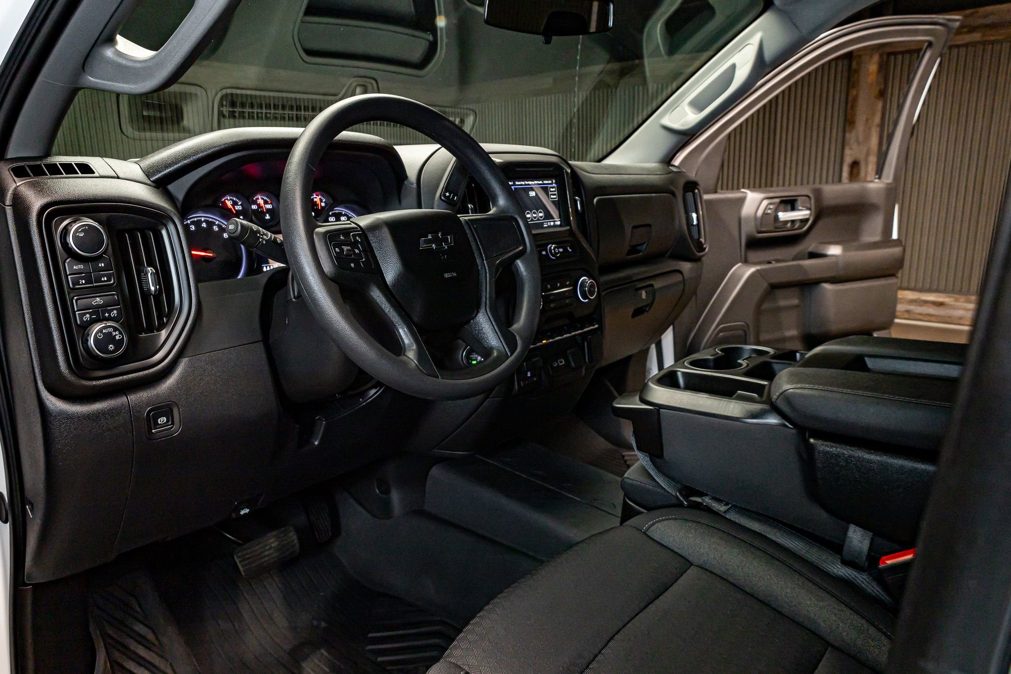 Used 2025 Chevrolet Silverado 1500 Custom Trail Boss w/ LPO, Dark Essentials Package image 17