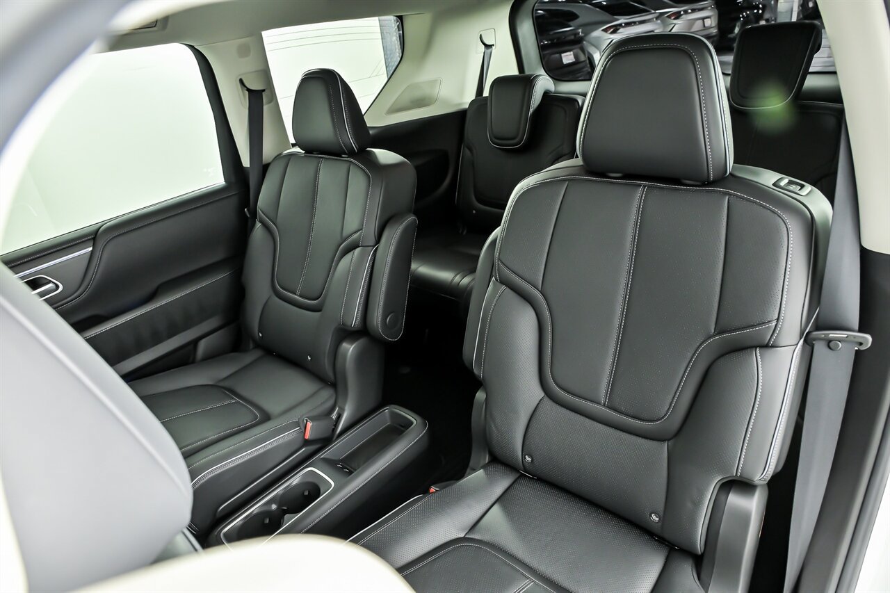 Used 2025 INFINITI QX80 Sensory AWD/4WD image 20