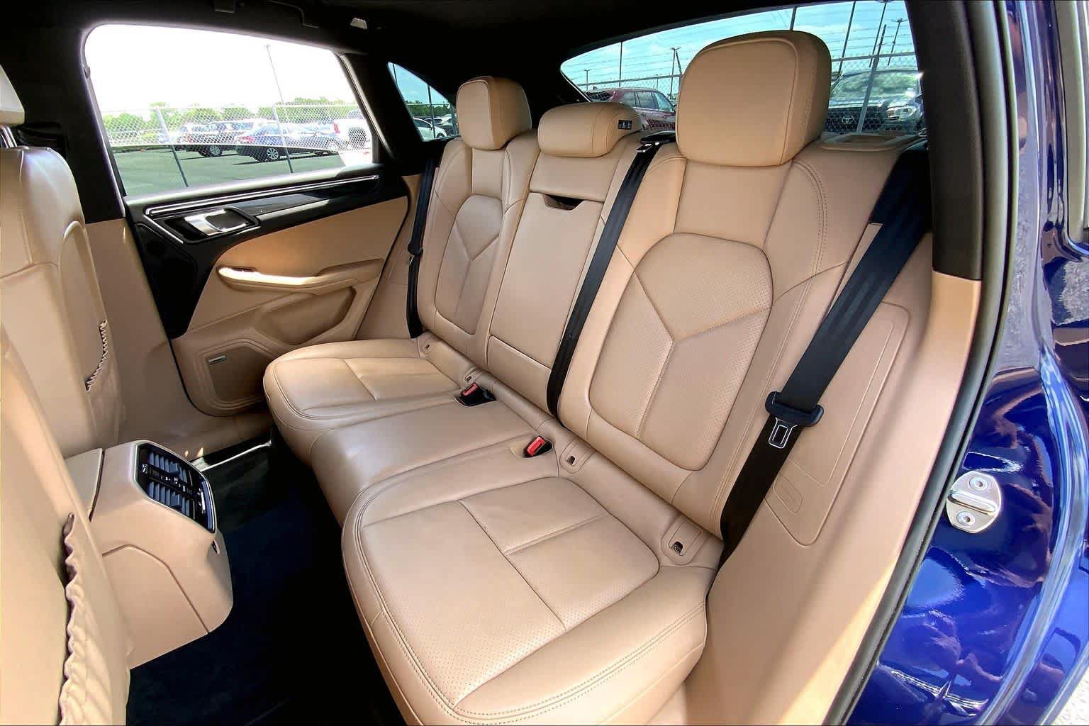 Used 2023 Porsche Macan Turbo AWD/4WD image 30