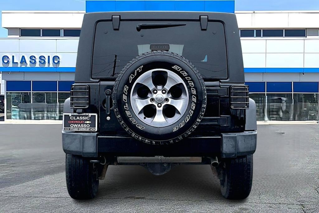 Used 2016 Jeep Wrangler Unlimited Sahara w/ Connectivity Group image 6