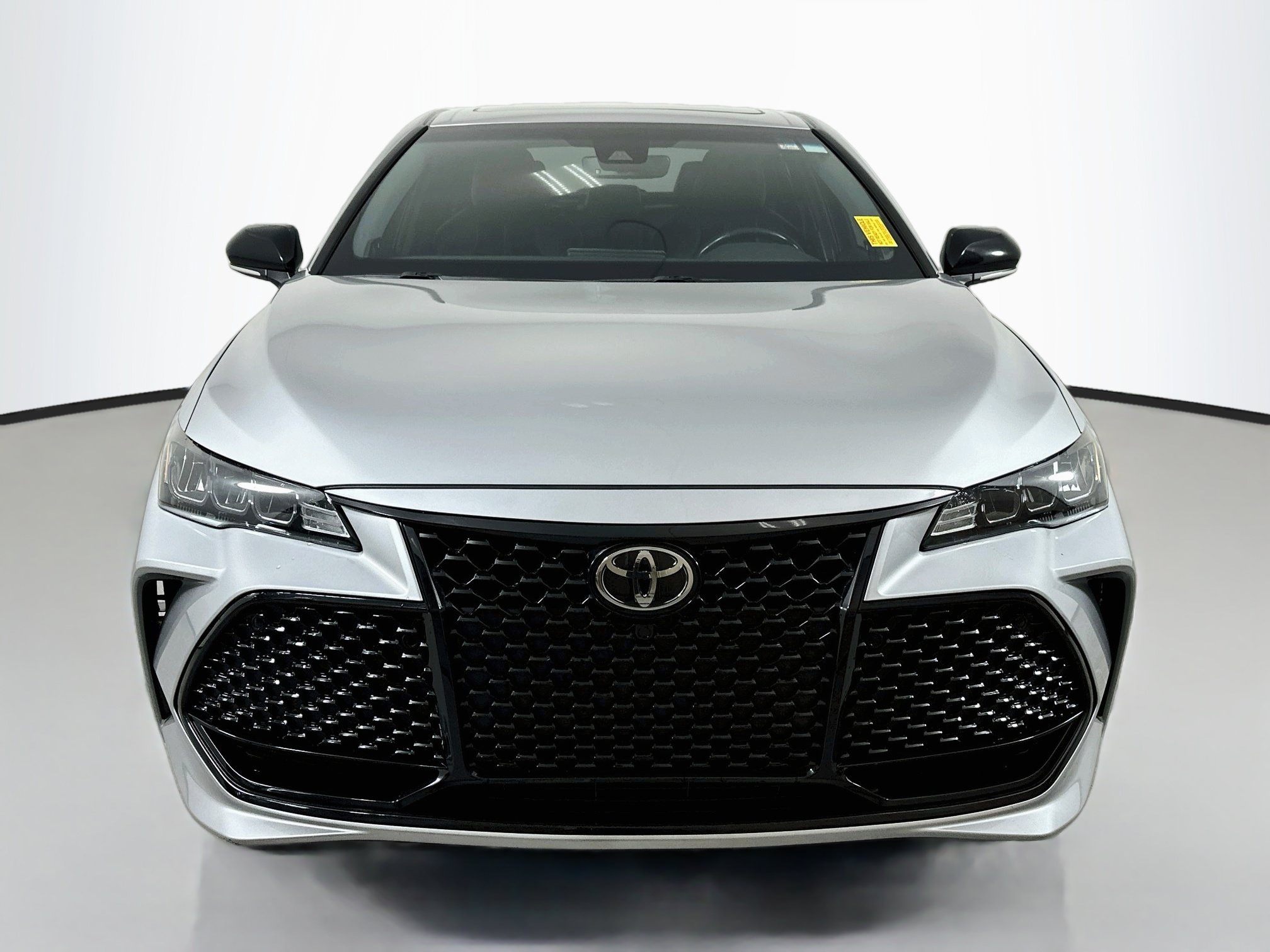 Certified 2021 Toyota Avalon XSE FWD image 2