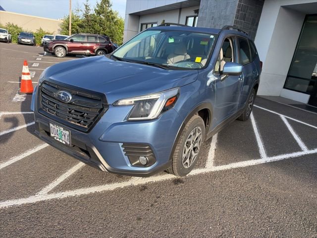 Used 2023 Subaru Forester Premium AWD/4WD image 3