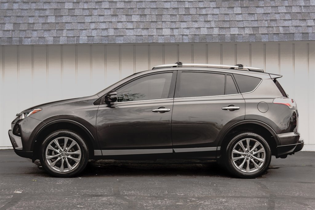 Used 2016 Toyota RAV4 Limited image 8