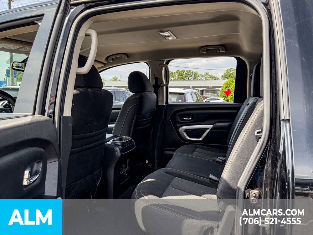 Used 2018 Nissan Titan SV w/ SV Convenience Package AWD/4WD image 15