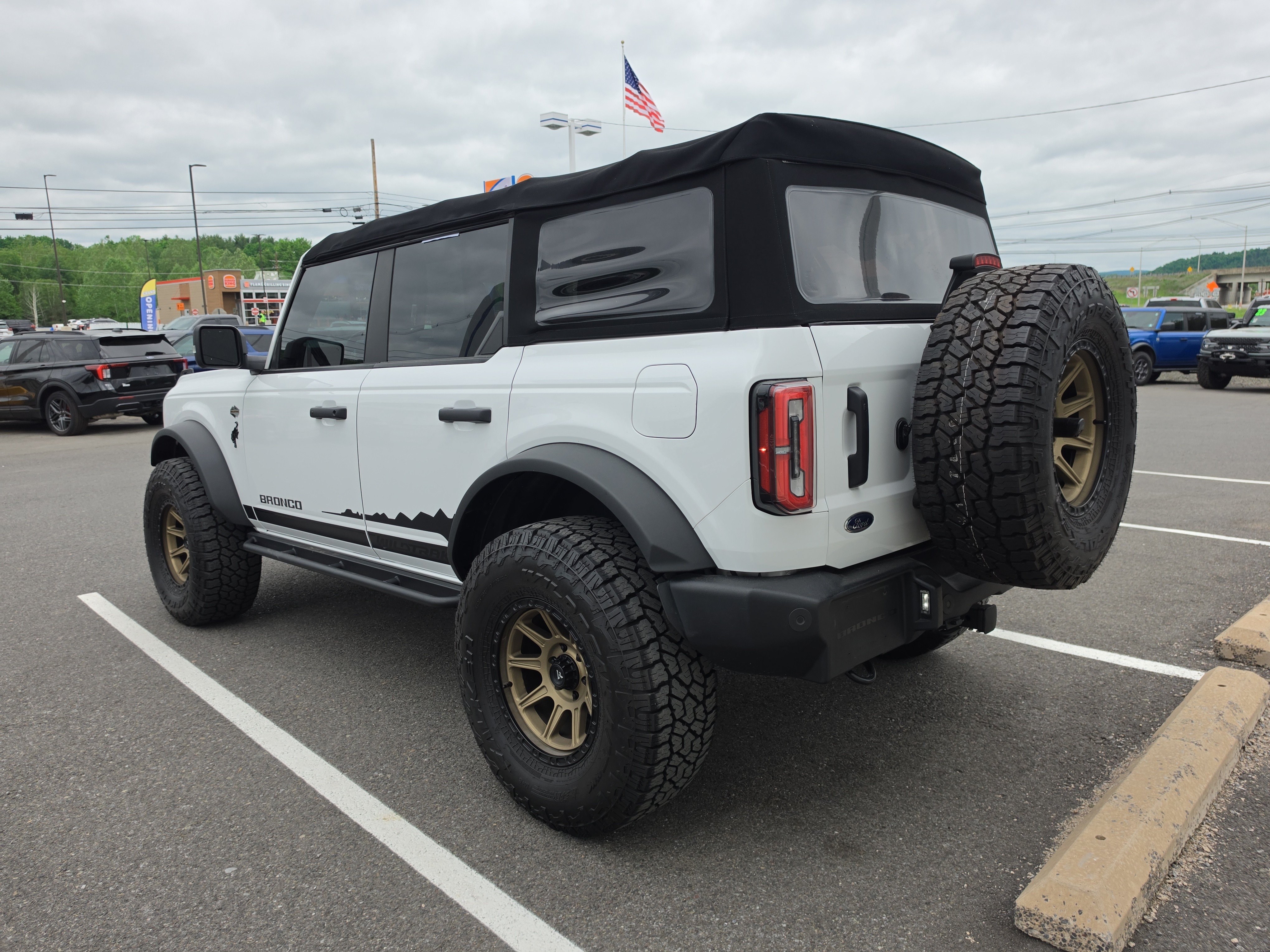 Used 2022 Ford Bronco Wildtrak AWD/4WD image 6