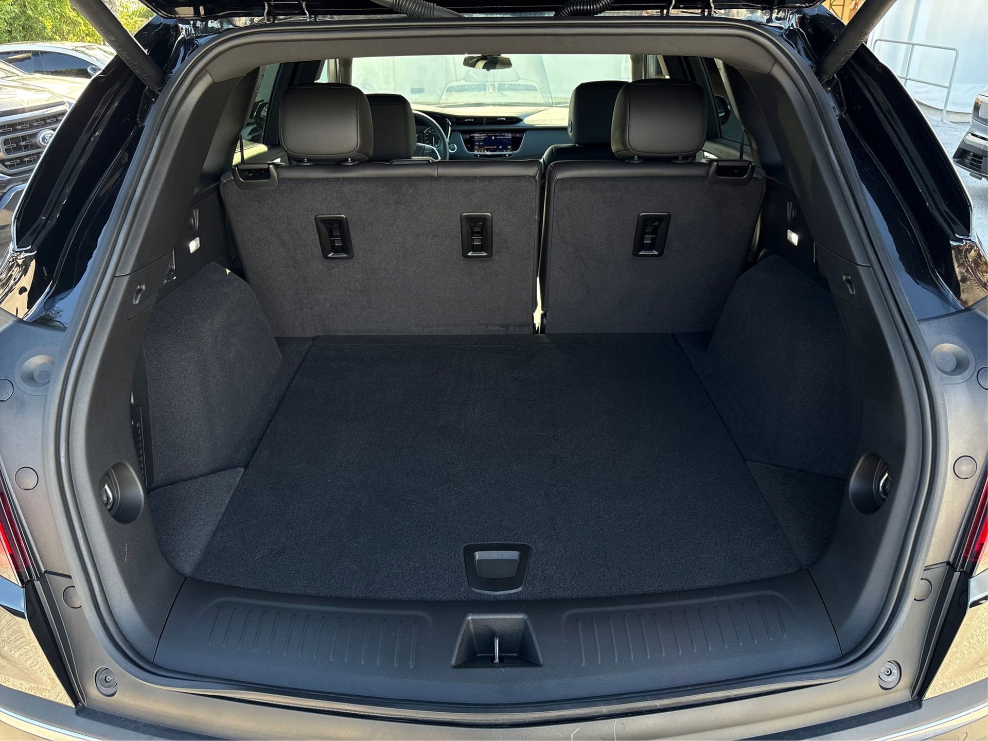 New 2025 Cadillac XT5 Luxury image 11