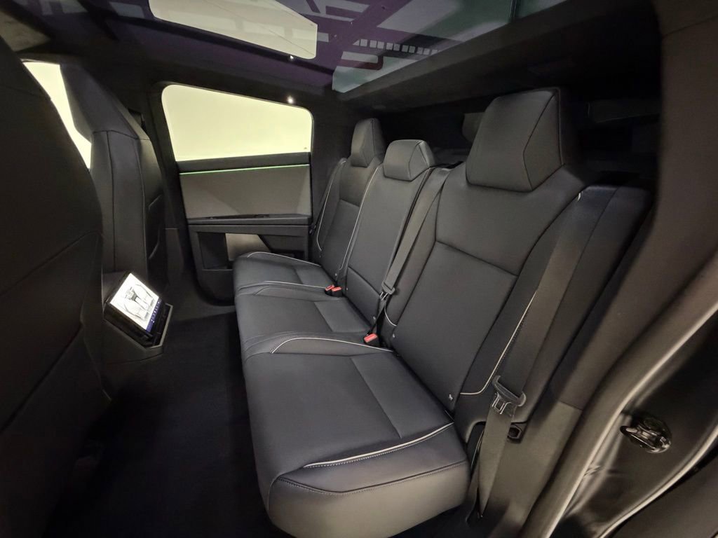 Used 2024 Tesla Cybertruck AWD Crew Cab image 42