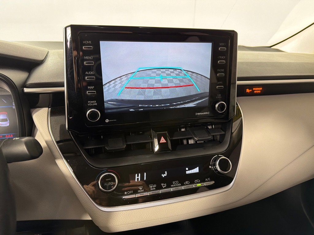 Used 2021 Toyota Corolla LE image 16