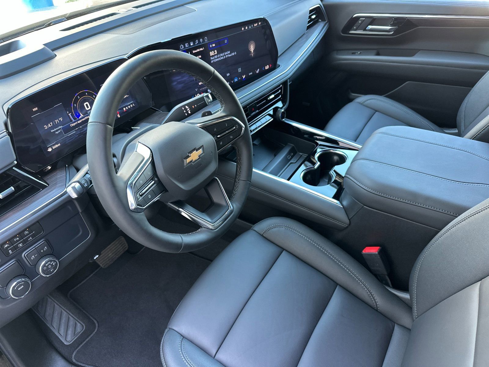 Used 2026 Chevrolet Suburban LT w/ Comfort Package RWD image 10