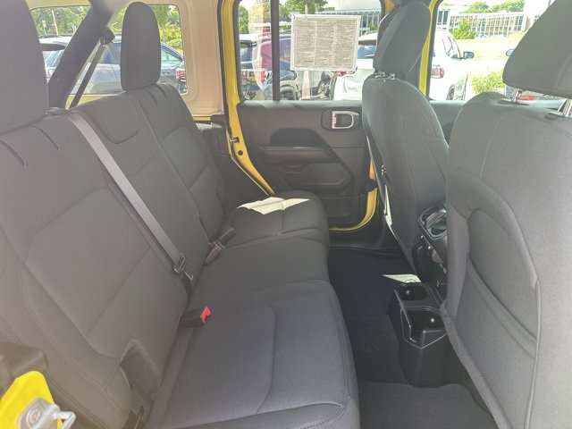 Used 2023 Jeep Wrangler Sahara w/ Cold Weather Group image 18