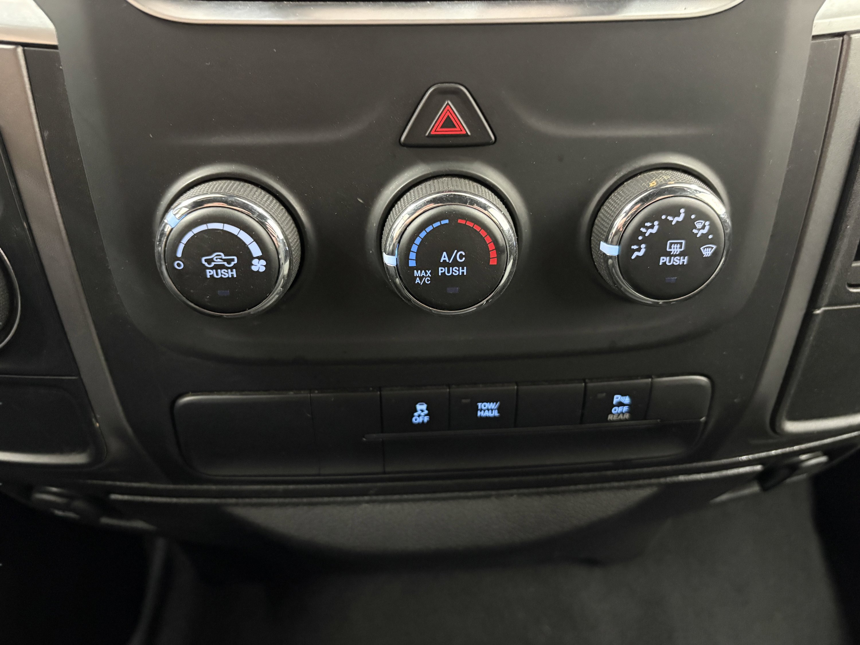 Used 2024 RAM 1500 Classic Warlock RWD image 16