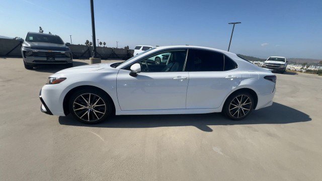 Used 2024 Toyota Camry SE FWD image 5