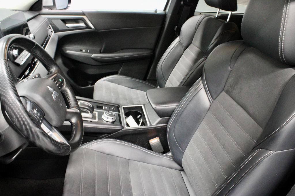 Used 2024 Mitsubishi Outlander SE AWD/4WD image 23