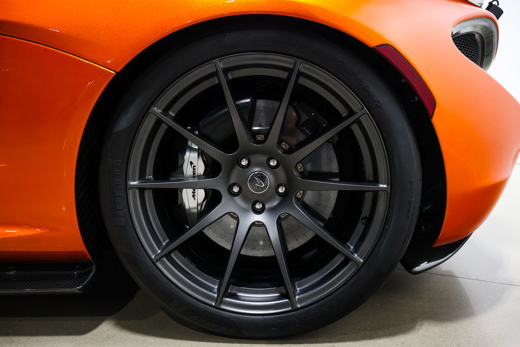 Used 2014 McLaren P1 RWD image 22