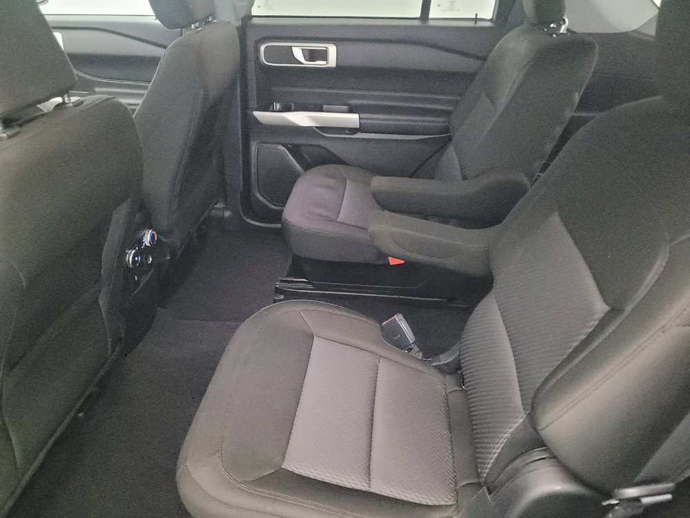 Used 2022 Ford Explorer XLT image 18