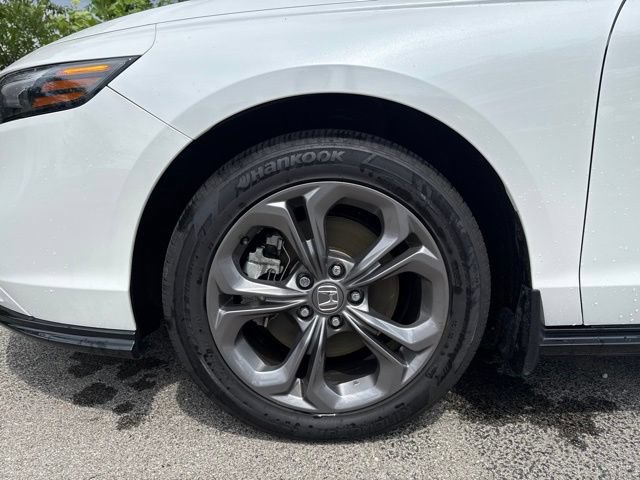 Used 2023 Honda Accord EX-L image 11