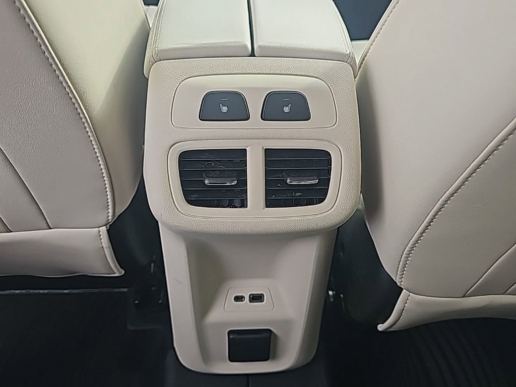 Used 2022 Buick Envision Avenir w/ Technology Package II image 16